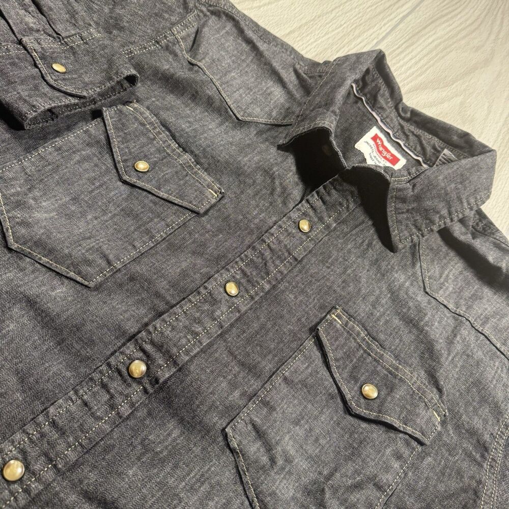 Wrangler Pearl Snap Western Shirt Men’s XL Black Denim Flap Pockets Stretch EUC
